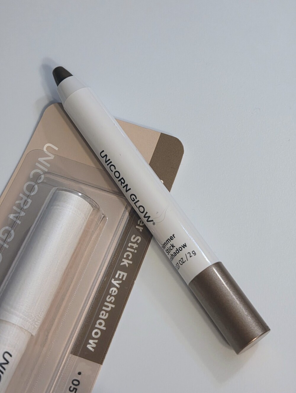 Unicorn Glow Shimmer Stick Eyeshadow - 05 Cello